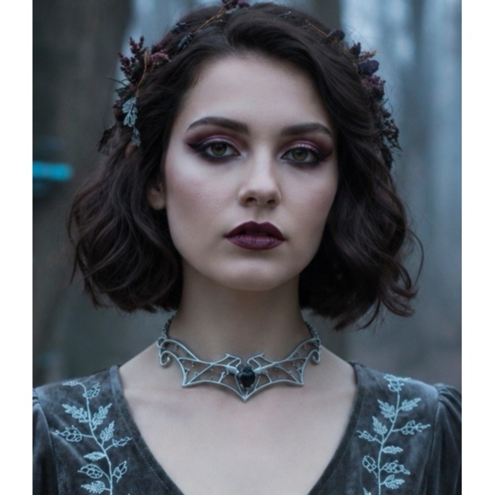 Alchemy Mircalla Gothic Choker Necklace Bat Pewter Black Swarovski Crystal Thorn